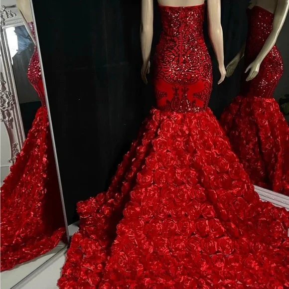 The ROSETTA Gown, medium 8-10 - Picture 3 of 3